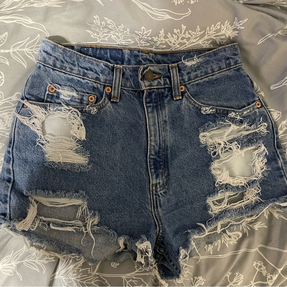 Levi’s Vintage Distressed Shorts Gem